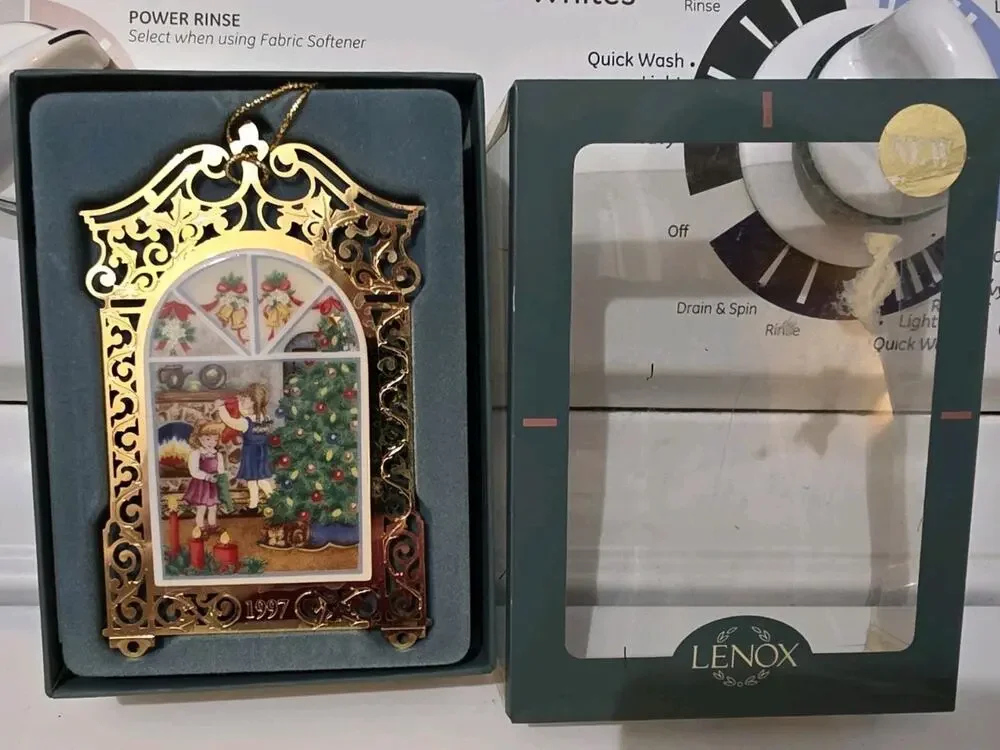 1997 Lenox Christmas Double Sided Window Ornament